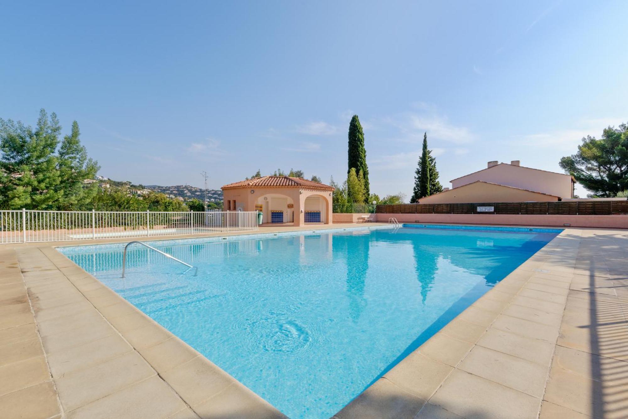 كافالير سور مير Residence Partenaire Le Domaine De Garlande المظهر الخارجي الصورة