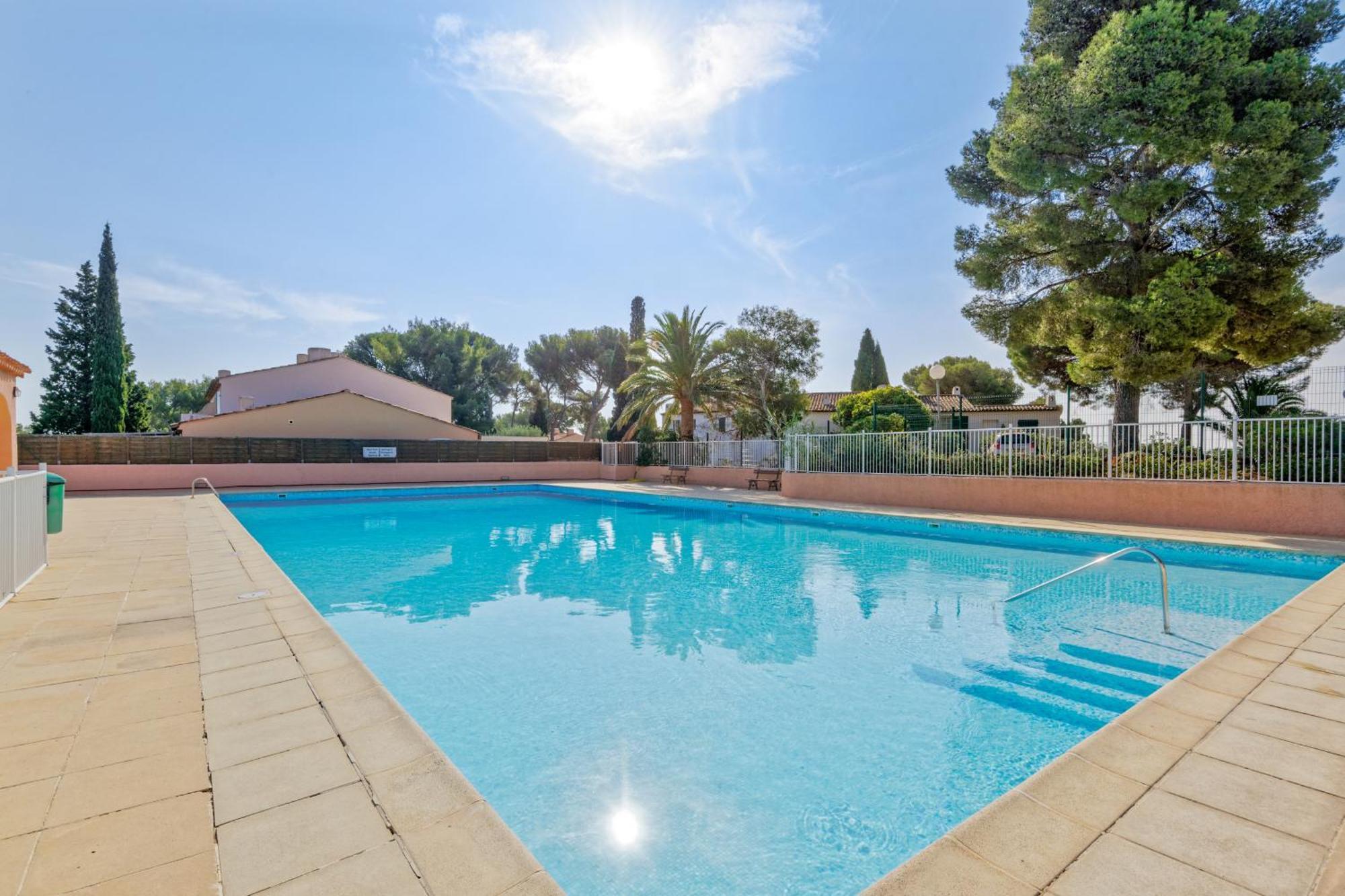 كافالير سور مير Residence Partenaire Le Domaine De Garlande المظهر الخارجي الصورة