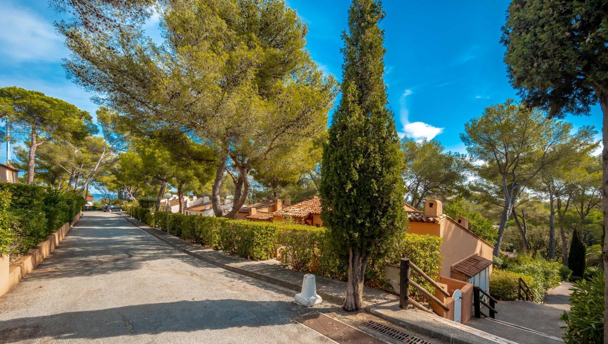 كافالير سور مير Residence Partenaire Le Domaine De Garlande المظهر الخارجي الصورة